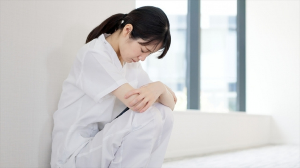 大学病院看護師がきついと悩む若手看護師